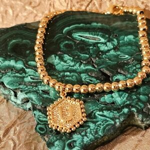 🐿 5/$20 🐿 NEW Elegant Gold Beaded Initial "U" Bracelet B1P22